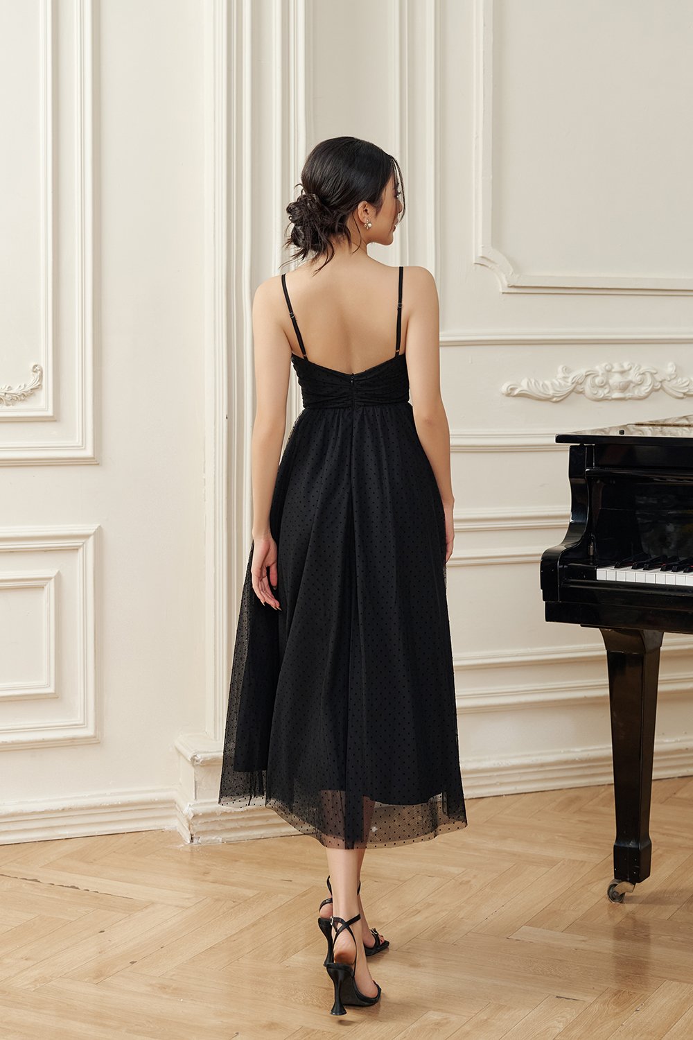 Enchant&eacute; Padded Twist Tulle Midi Dress in Classic Black