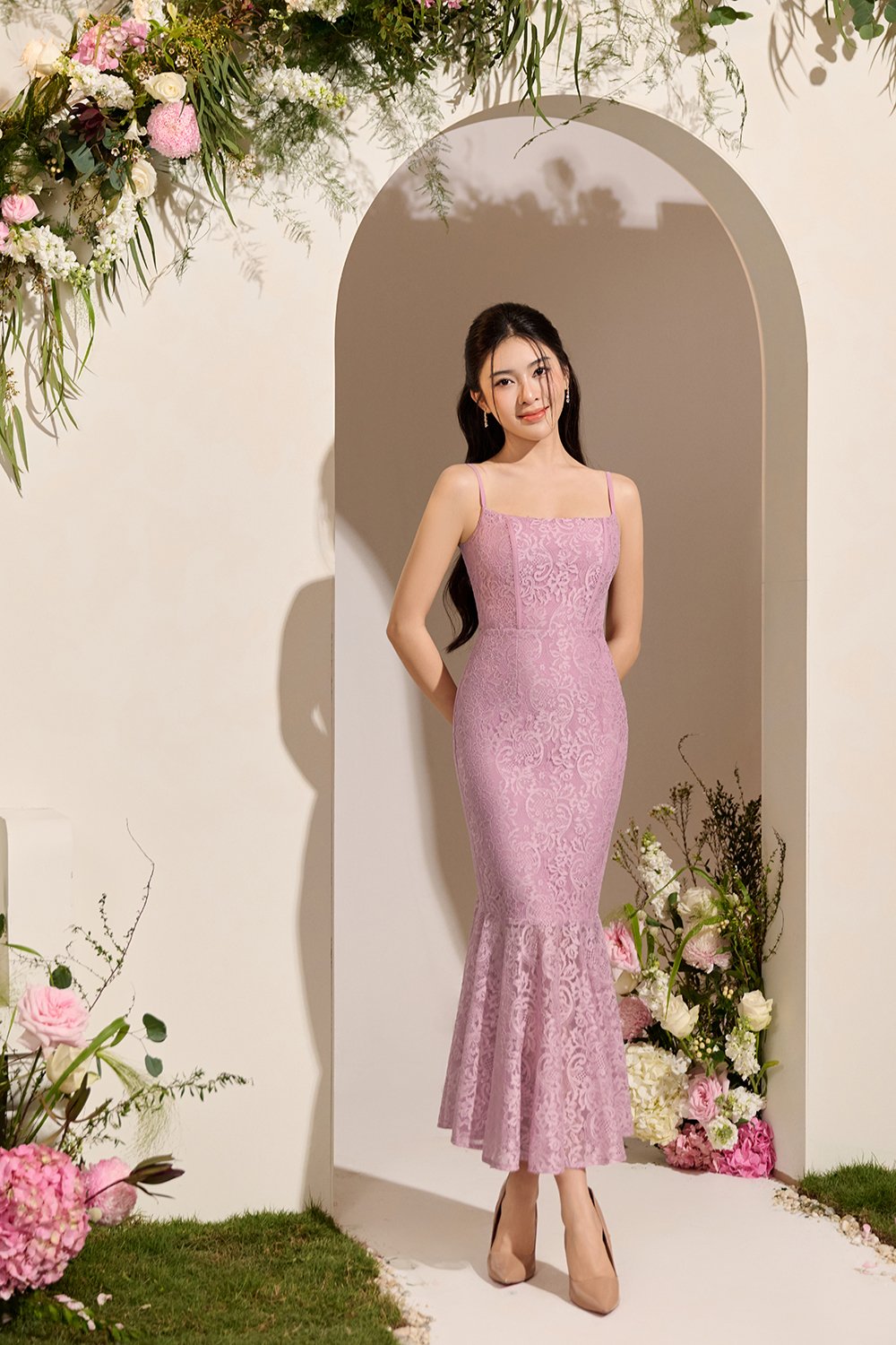 Fleurisse Padded Lace Mermaid Midi Dress in Orchid Pink