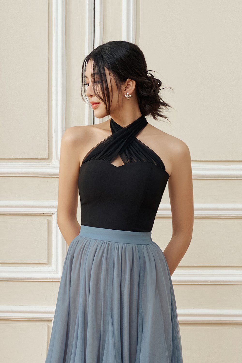 Vivienne Mesh Sweetheart Halter Crop Top in Classic Black