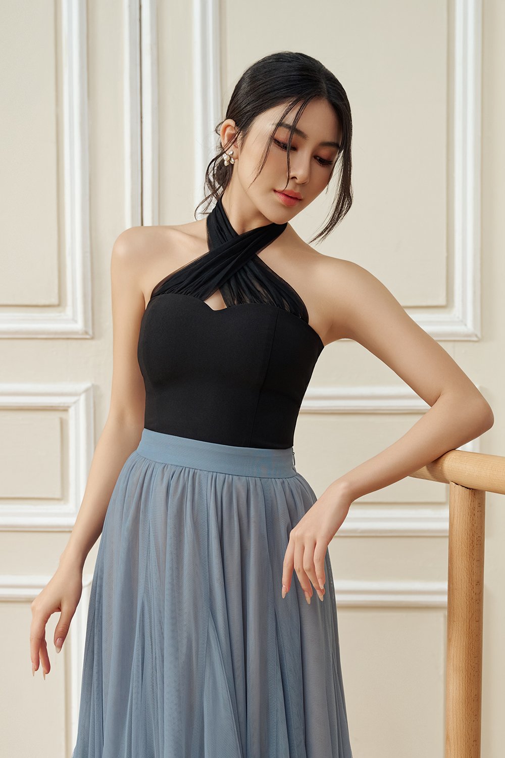 Vivienne Mesh Sweetheart Halter Crop Top in Classic Black