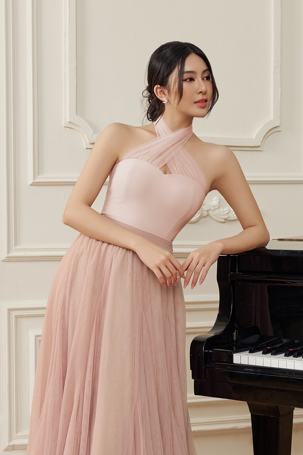 Vivienne Mesh Sweetheart Halter Crop Top in Petal Veil