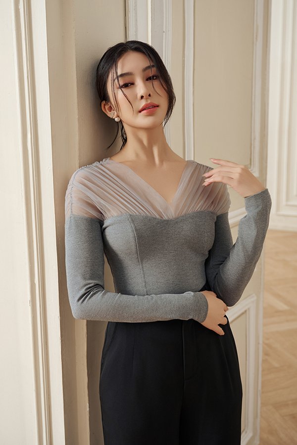 Celestine Padded 2-Way Long Sleeves Top in Mystic Graphite