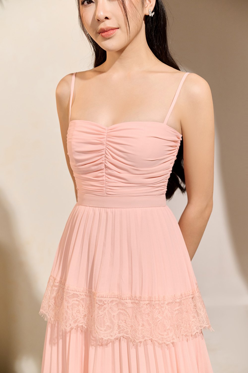 Hedley Pleated Tier Midi Dress in Peach Coral