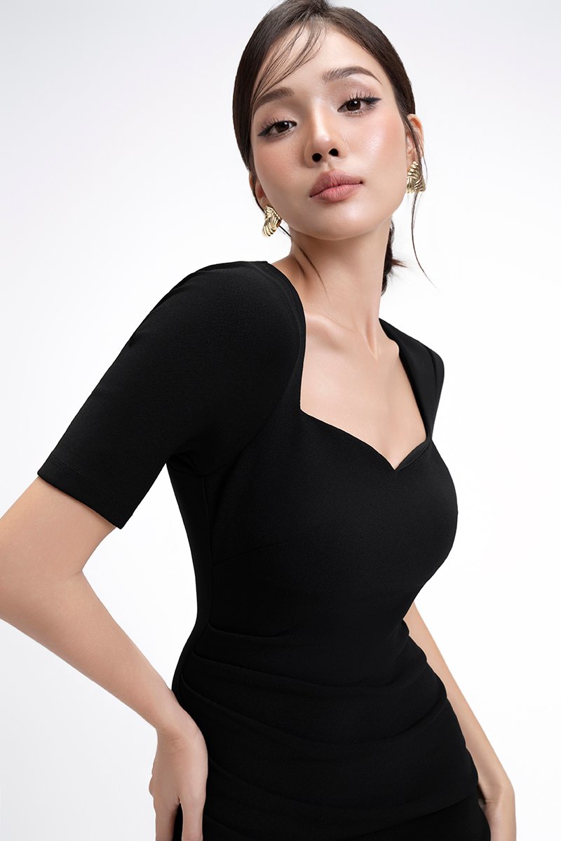 Ayla Padded Sweetheart Short Sleeve Dress in Classic Black