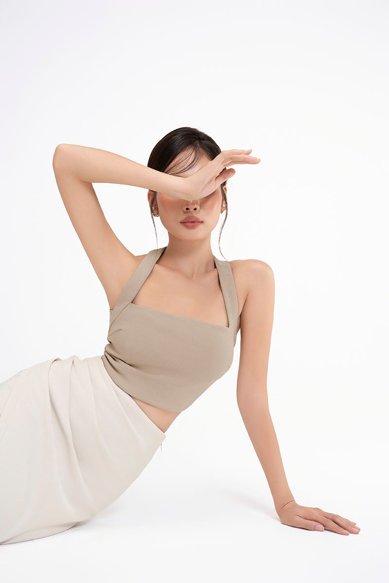 Baelin Padded Halter Top in Stone