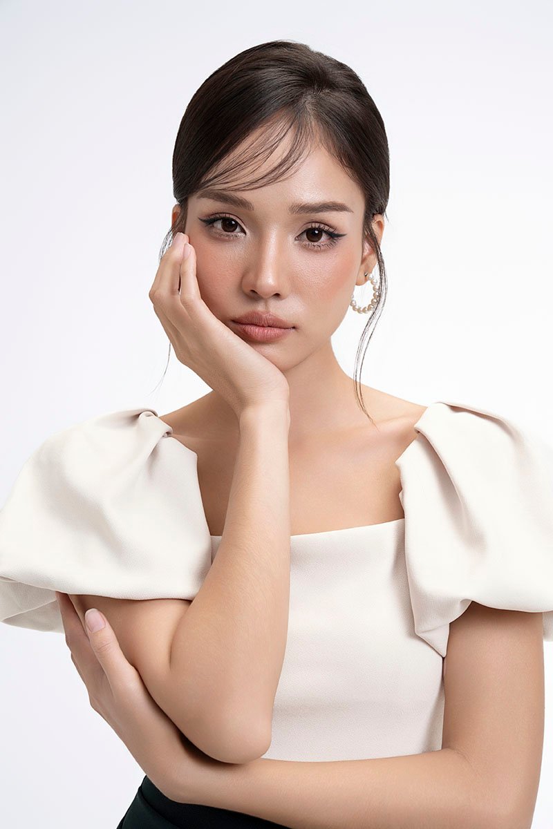 Calista Padded Puffy Sleeves Top in Iconic White