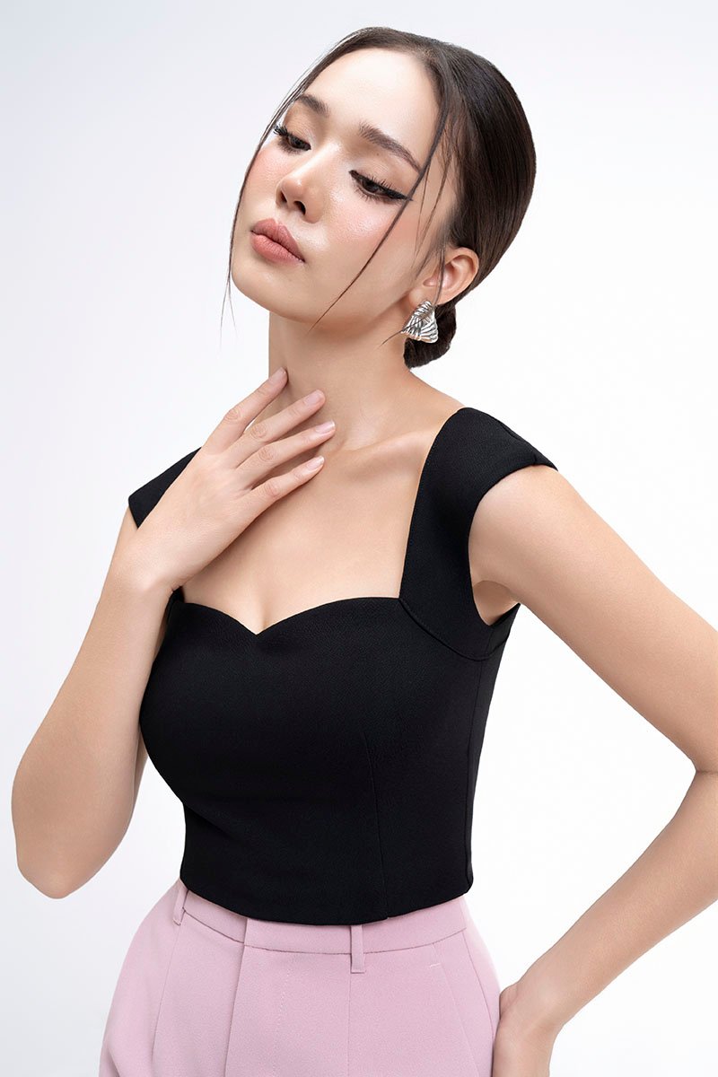Eliana Padded Sweetheart Cap Sleeves Top in Classic Black