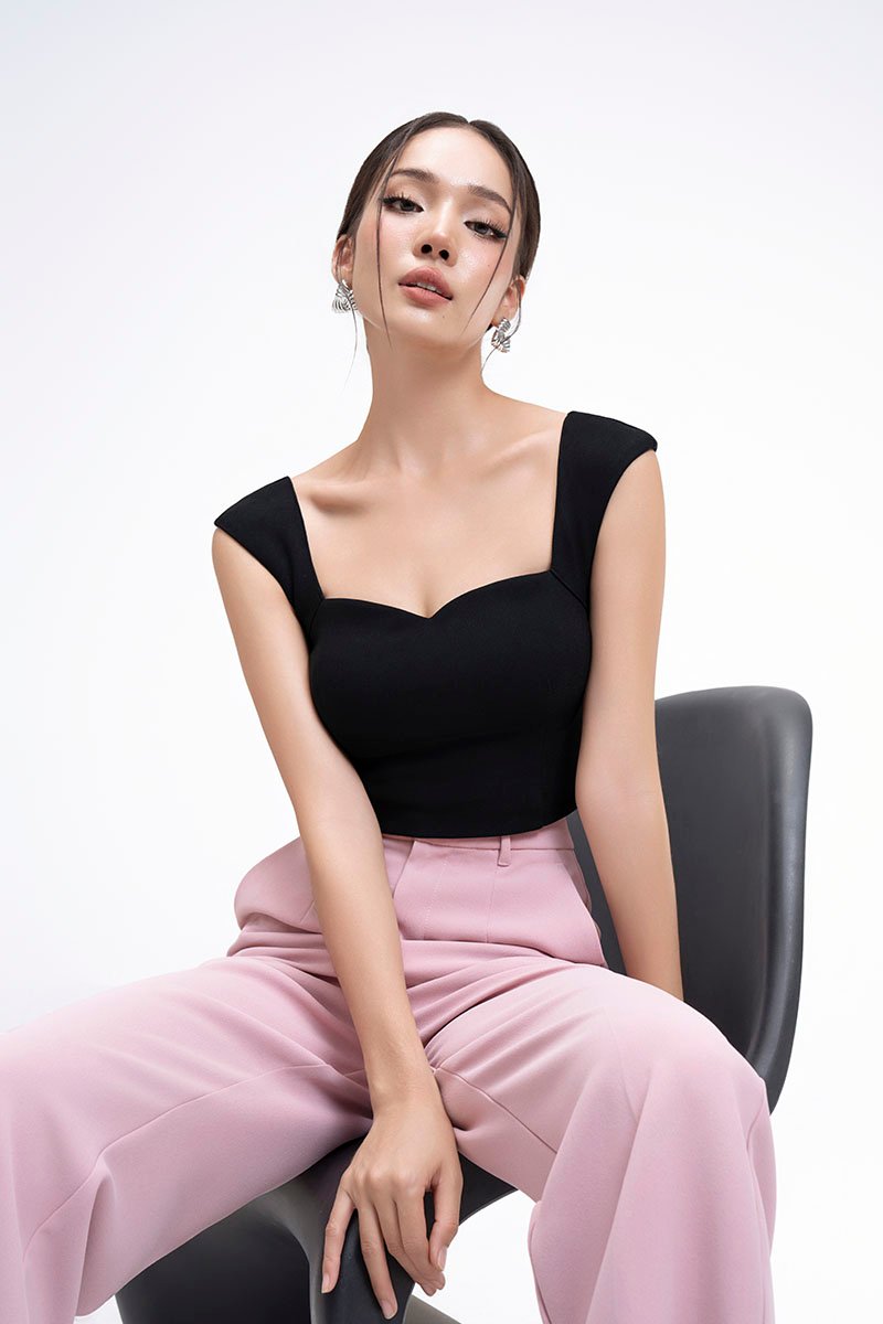 Eliana Padded Sweetheart Cap Sleeves Top in Classic Black