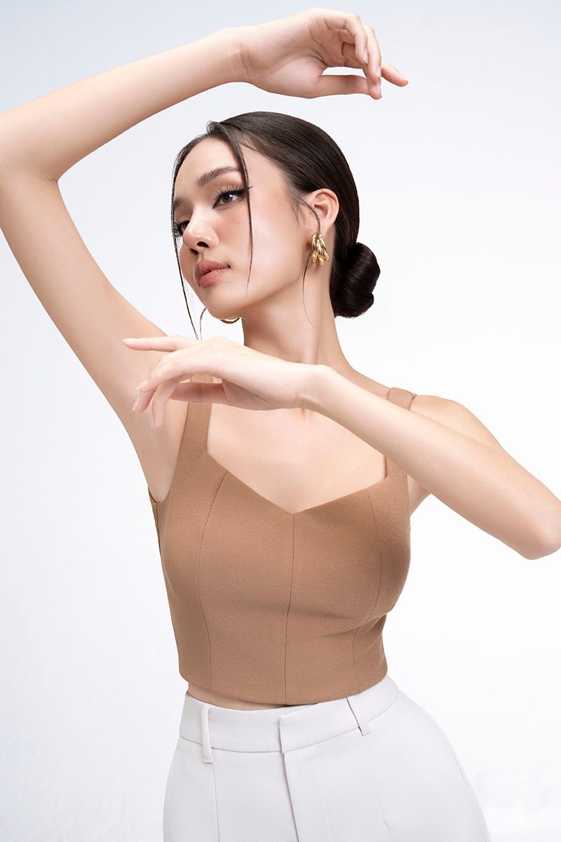 Kelsie Padded Sweetheart Top in Latte