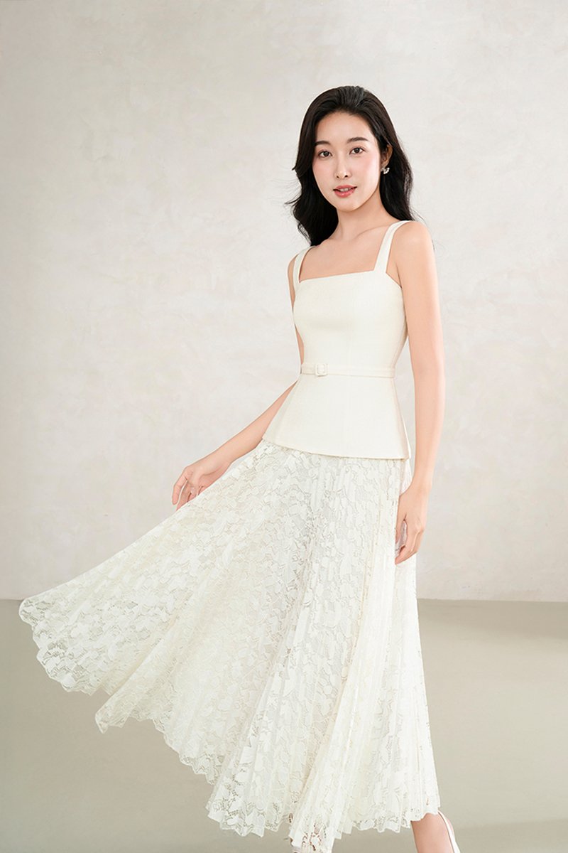 Dasom Padded Square Neck Pleated Midi Dress in Vanilla Cream