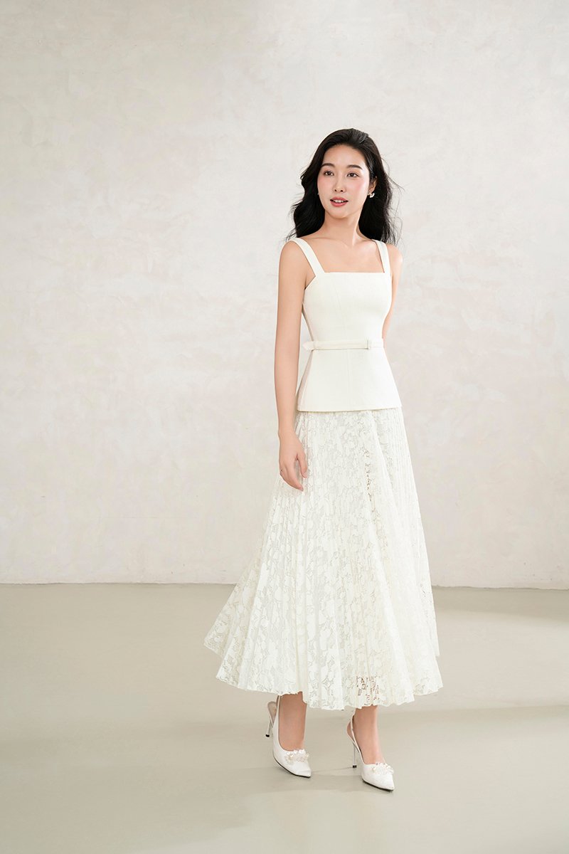 Dasom Padded Square Neck Pleated Midi Dress in Vanilla Cream