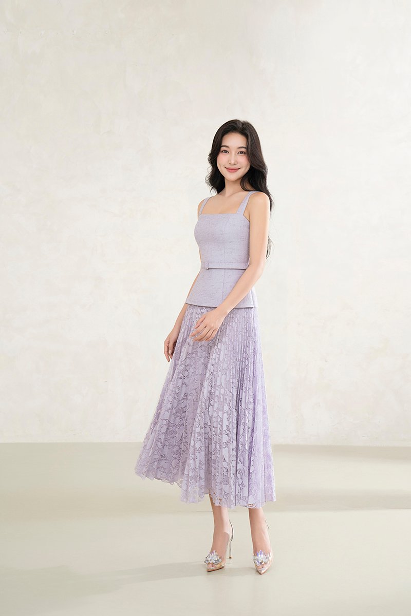 Dasom Padded Square Neck Pleated Midi Dress in Lavender