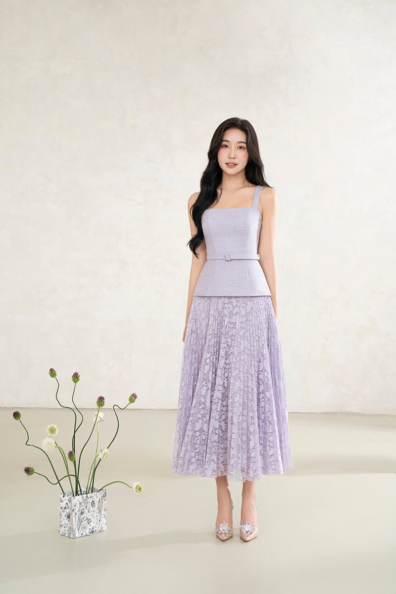 Dasom Padded Square Neck Pleated Midi Dress in Lavender