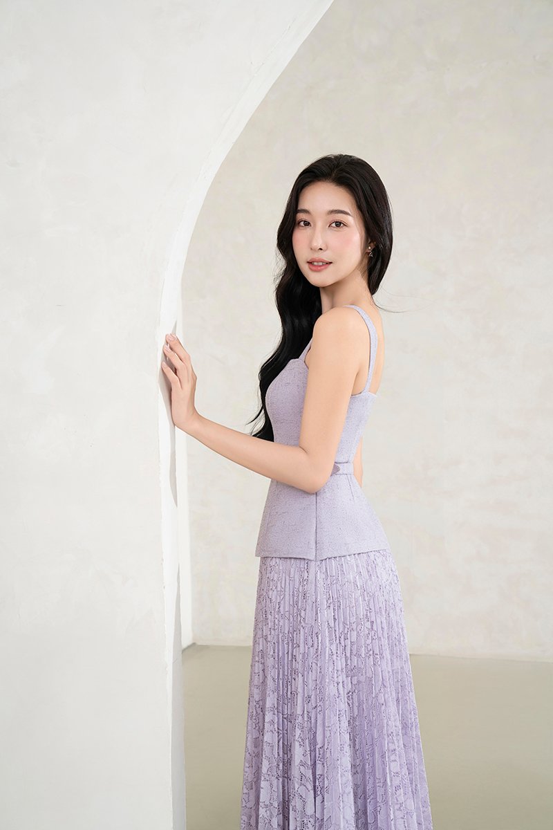 Dasom Padded Square Neck Pleated Midi Dress in Lavender