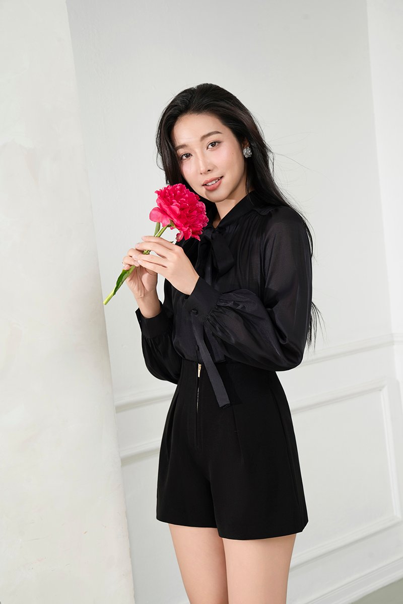 Serin 2-Pcs Pussybow Top in Classic Black