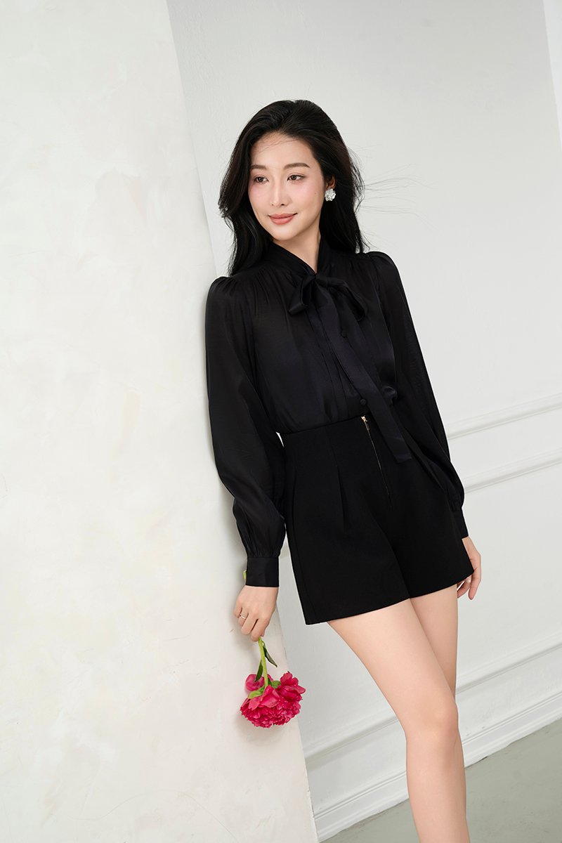 Sion High Waist Shorts in Classic Black