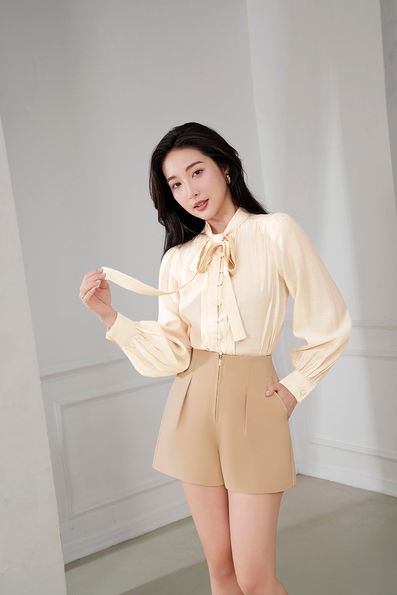 Sion High Waist Shorts in Trench