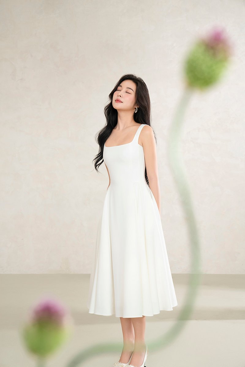 Yejin Padded Flare Midi Dress in Iconic White