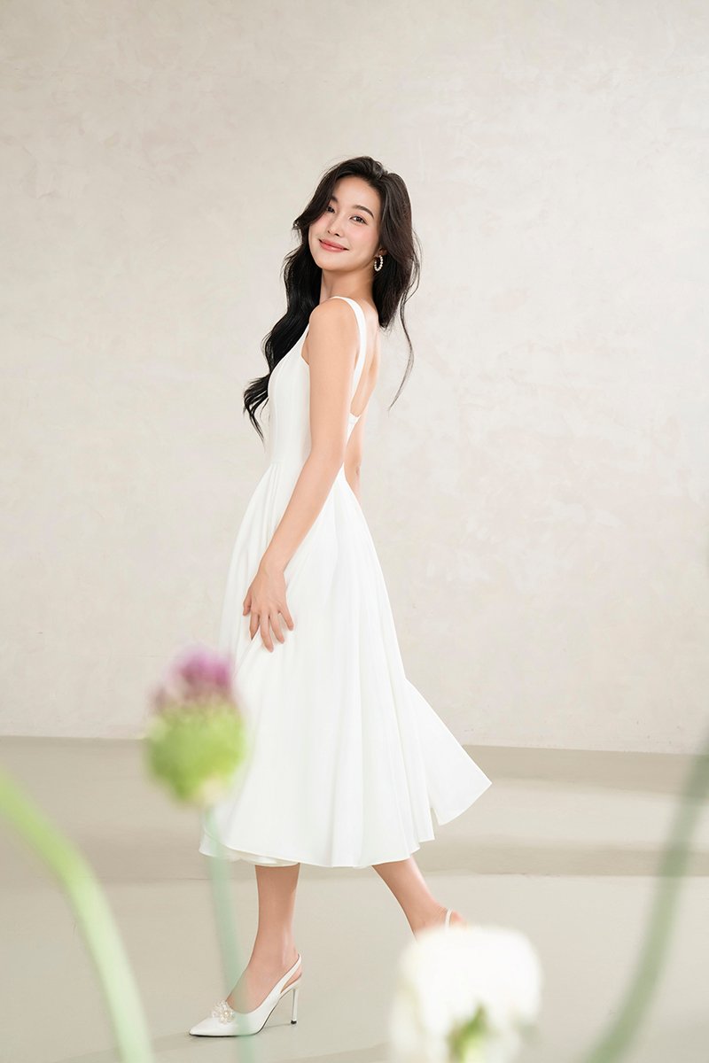 Yejin Padded Flare Midi Dress in Iconic White