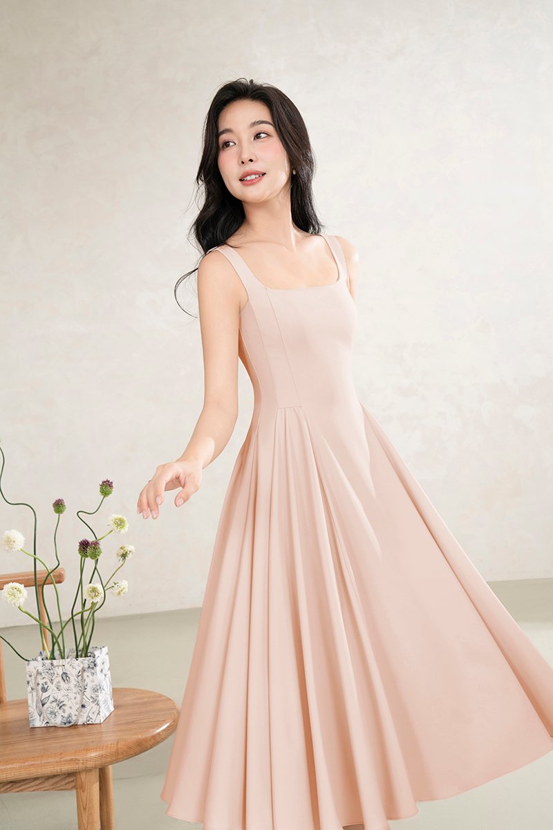 Yejin Padded Flare Midi Dress in Powder Pink