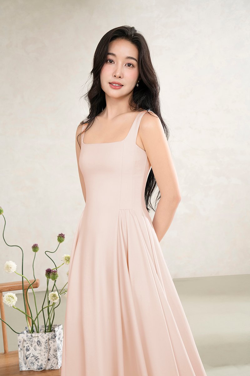 Yejin Padded Flare Midi Dress in Powder Pink