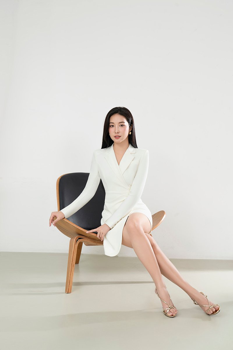 Yuri Pleated Mini Blazer Dress in Iconic White