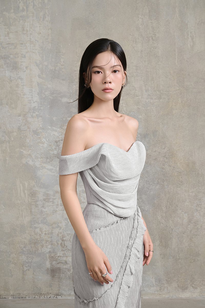 Arwen Draped Sweetheart Top in Dove Grey