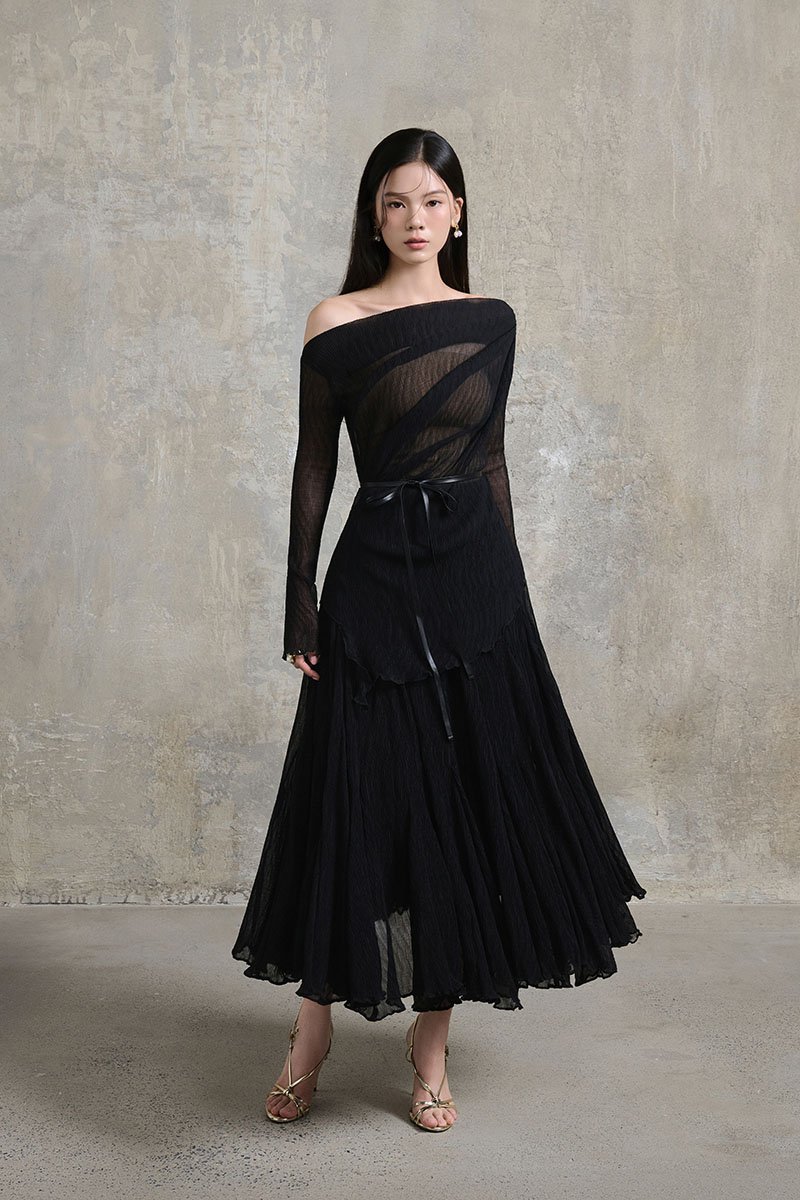Celia Gusset Midi Skirt in Classic Black