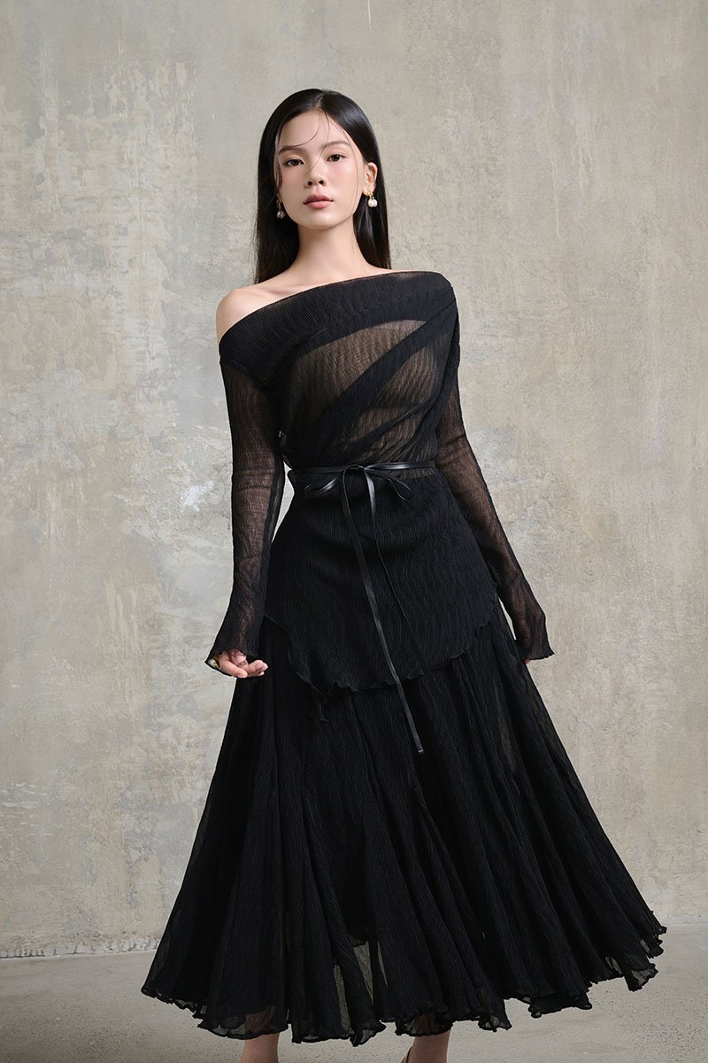 Celia Gusset Midi Skirt in Classic Black