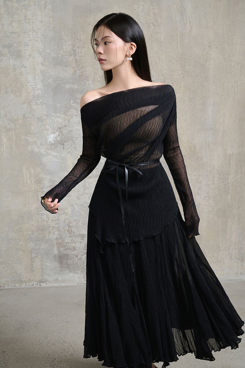 Celia Gusset Midi Skirt in Classic Black