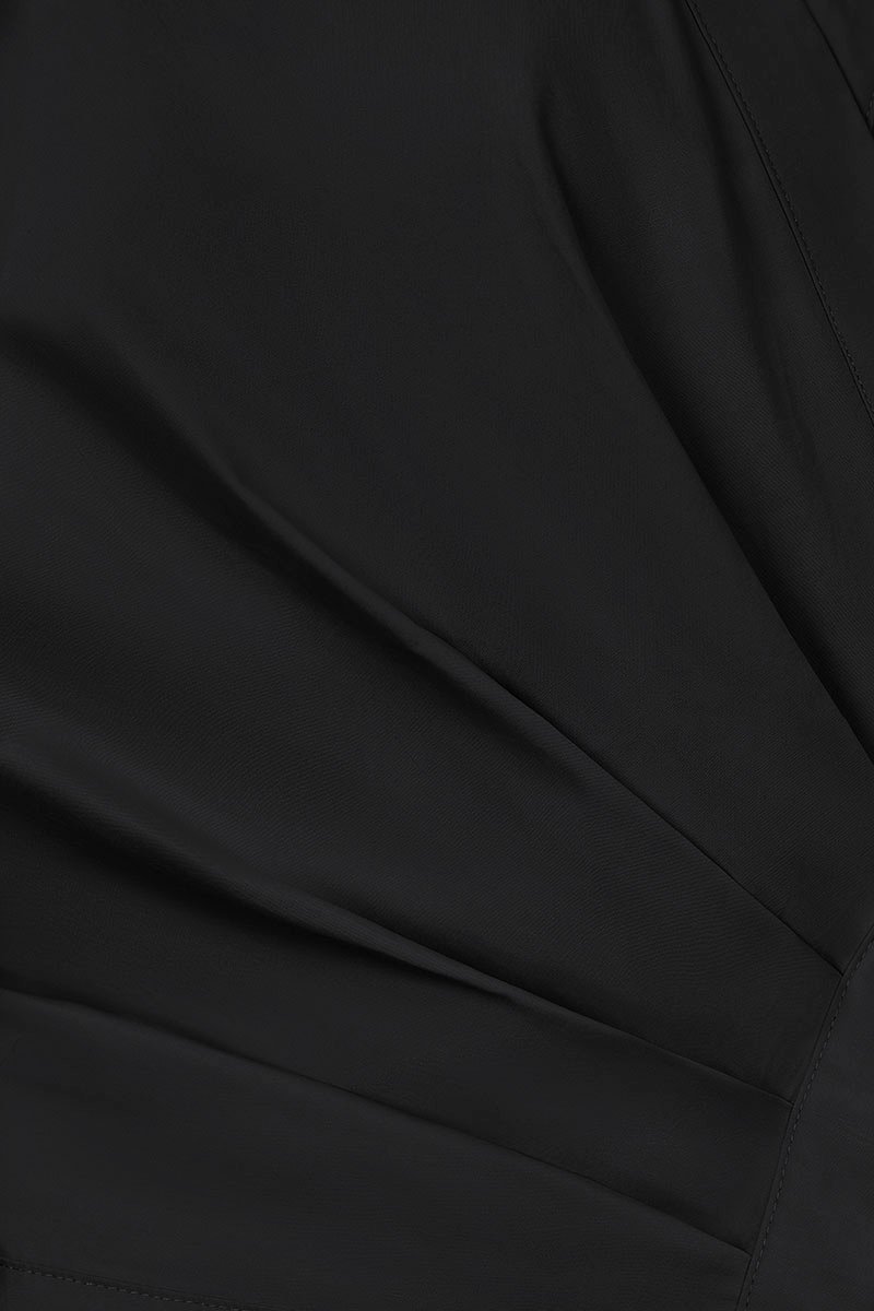 Gaeul Crossover Pleated Shirt in Classic Black