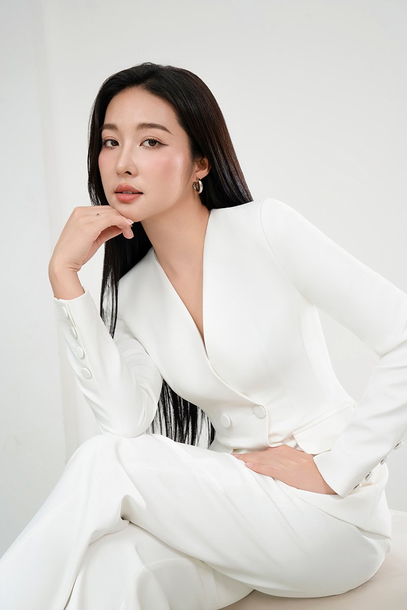 Miyeon Tailored Blazer in Iconic White