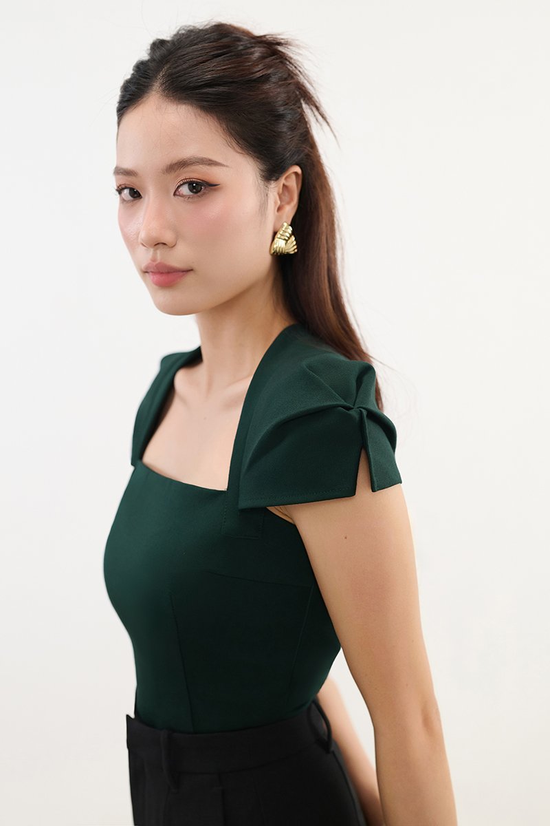 Phoebe Cap Sleeves Top in Emerald Green