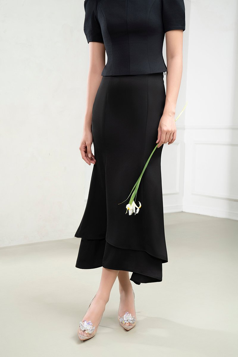 Suhye Mermaid Skirt in Classic Black