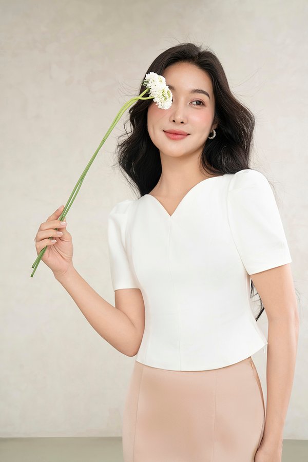 Yoomi Padded Sweetheart Top in Iconic White