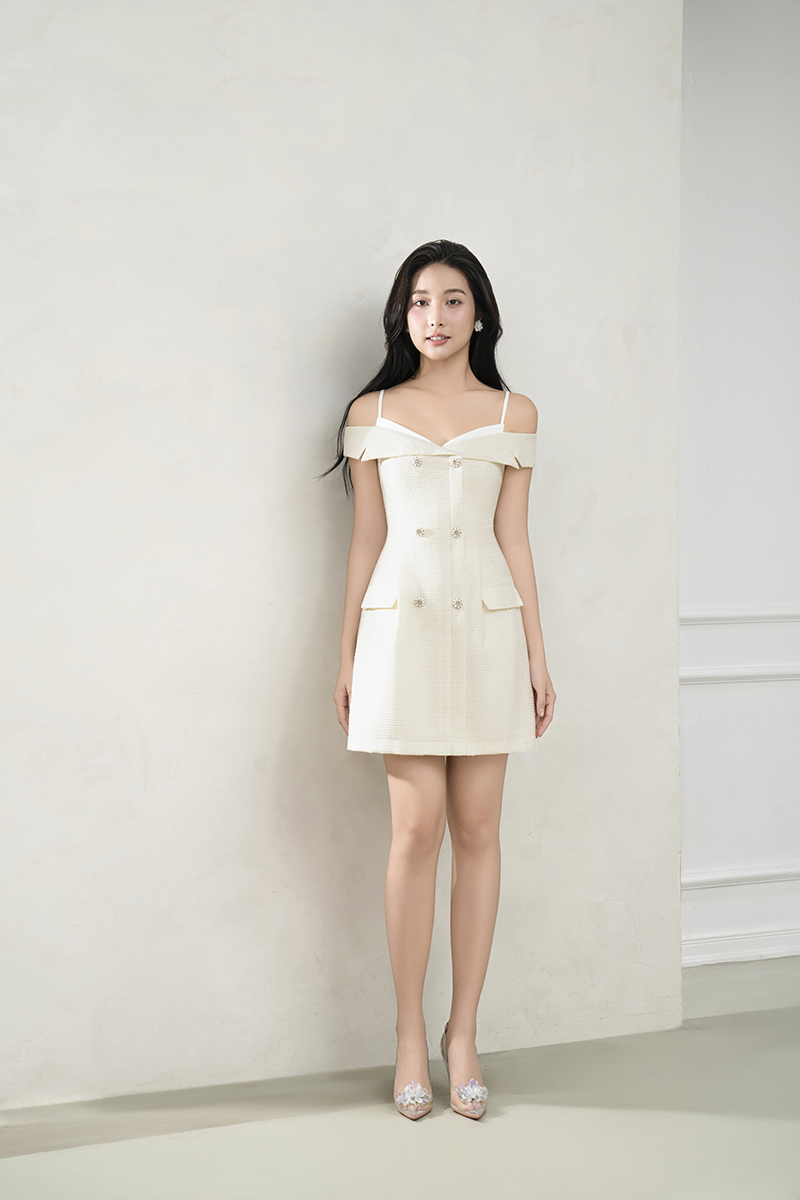 chaerin_off_shoulder_mini_dres