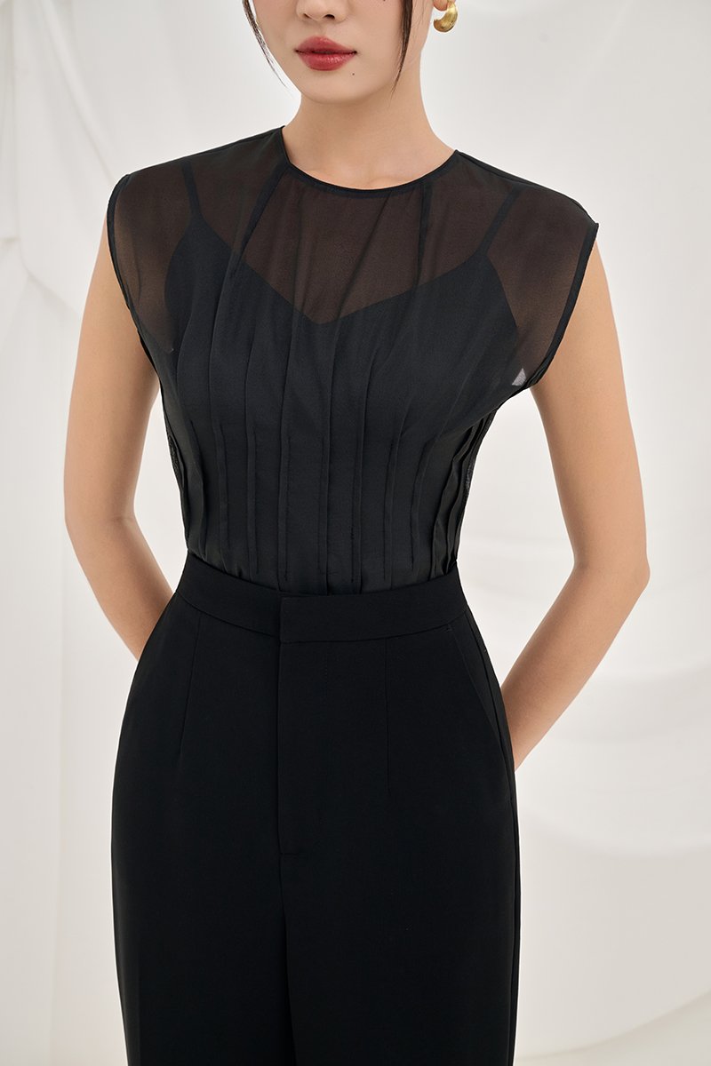 Elarin Pin Tuck Top in Classic Black