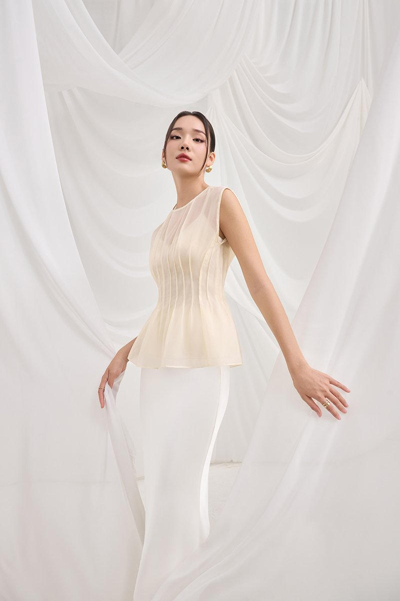 Elarin Pin Tuck Top in Cream