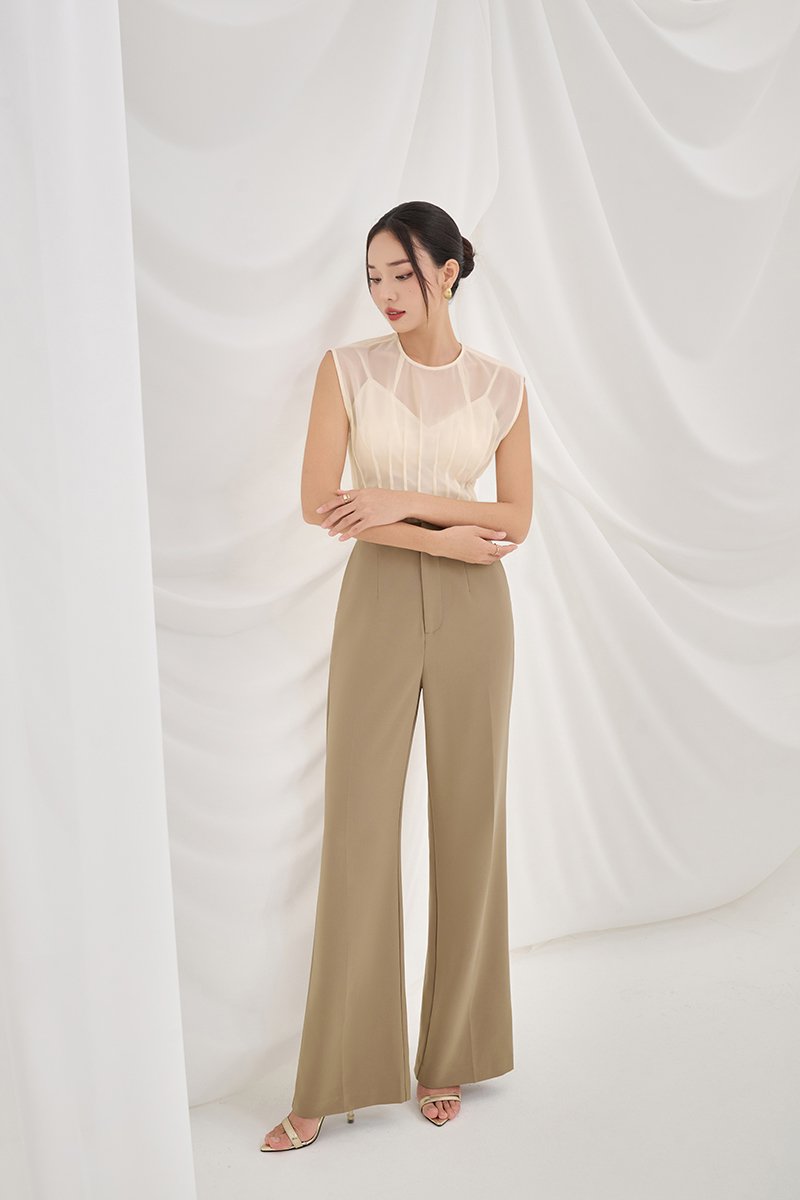 Elarin Pin Tuck Top in Cream