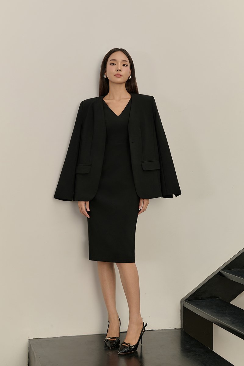 Isolde Oversized Blazer in Classic Black