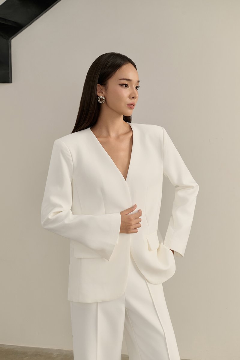 Isolde Oversized Blazer in Iconic White