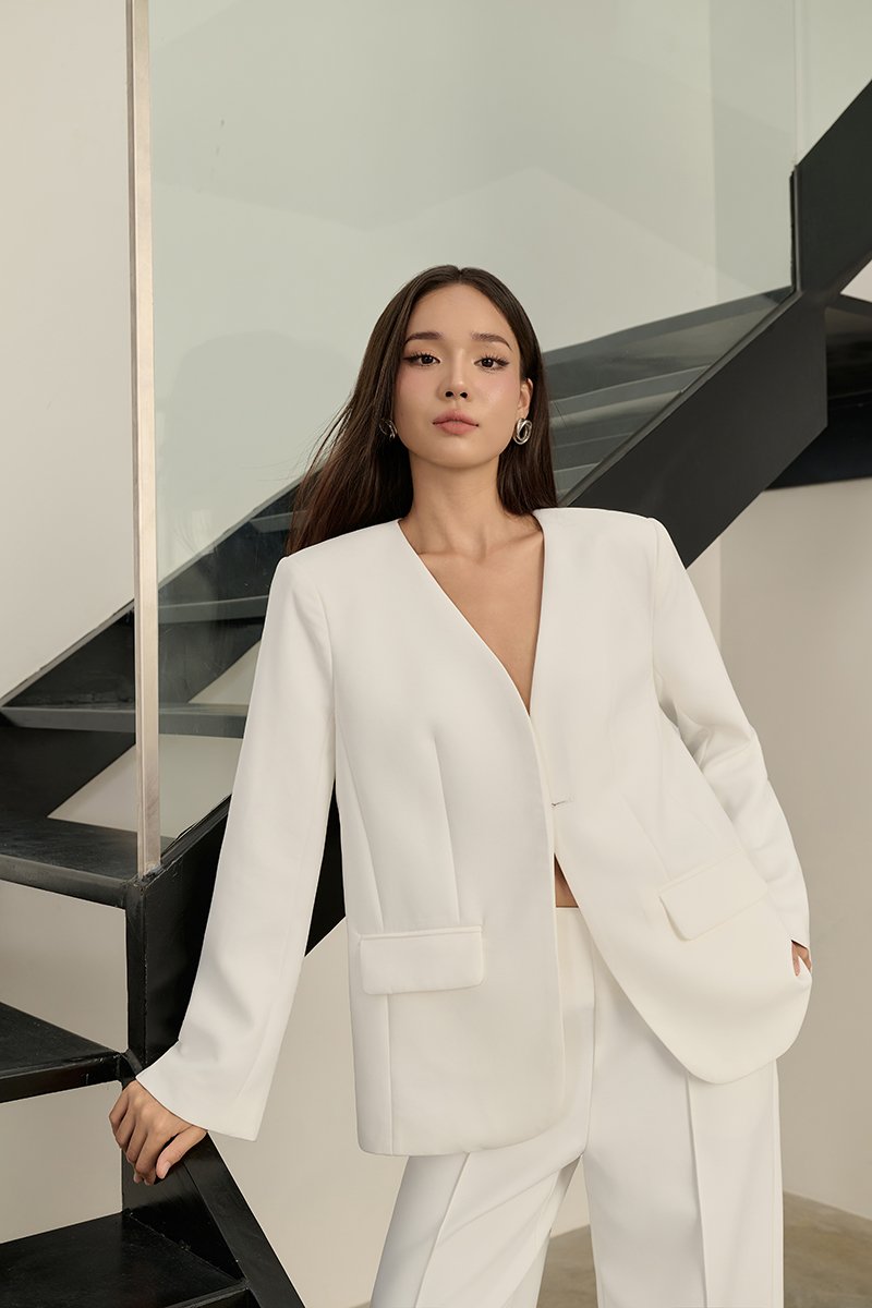 Isolde Oversized Blazer in Iconic White