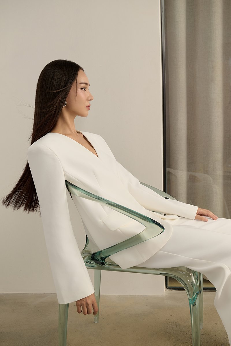 Isolde Oversized Blazer in Iconic White