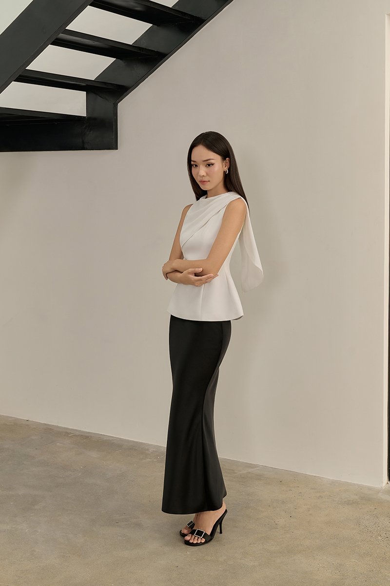 Kaelis Slip Mermaid Maxi Skirt in Classic Black