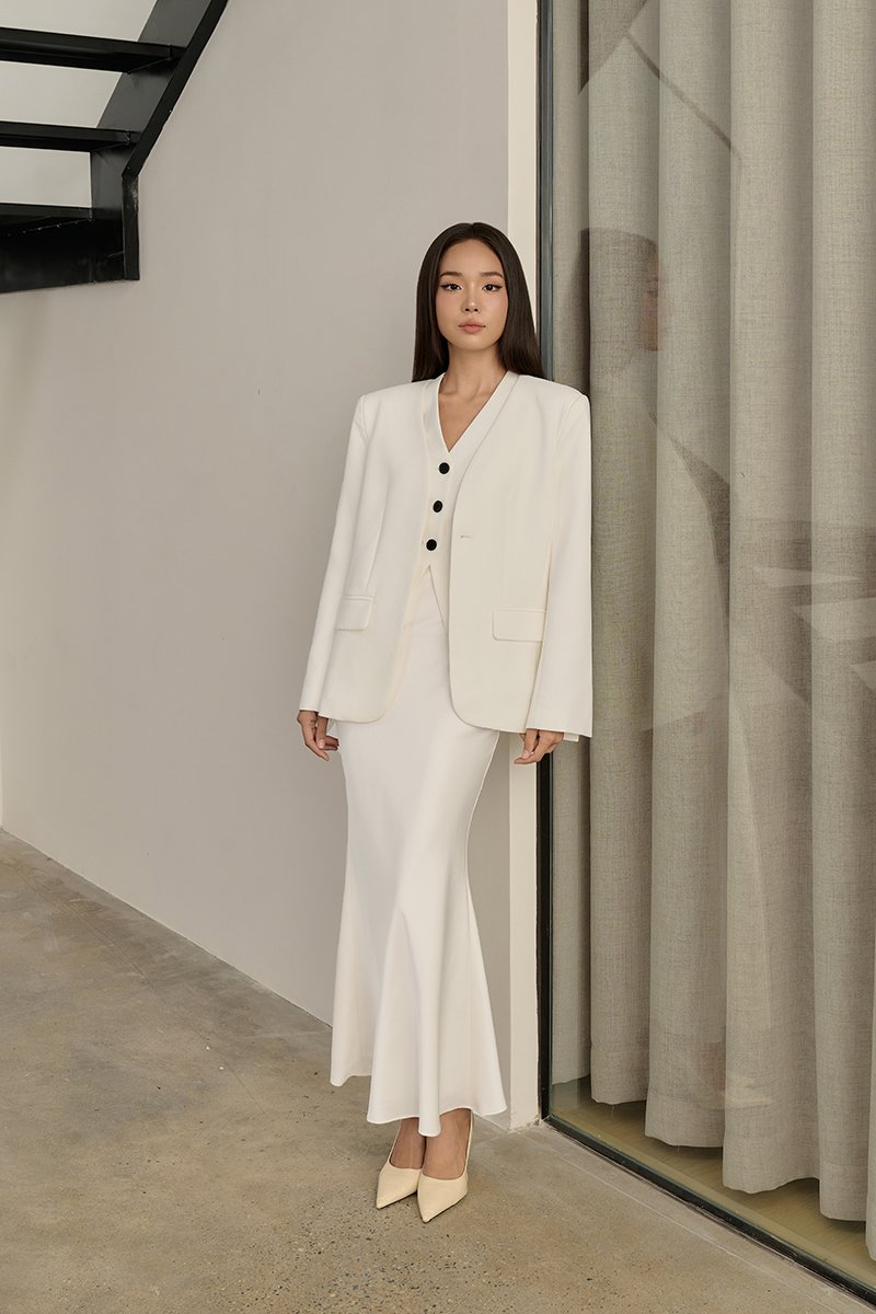 Kaelis Slip Mermaid Maxi Skirt in French Cream