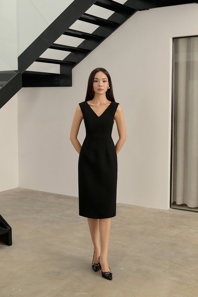 Saelle Padded V-neck Pencil Dress in Classic Black