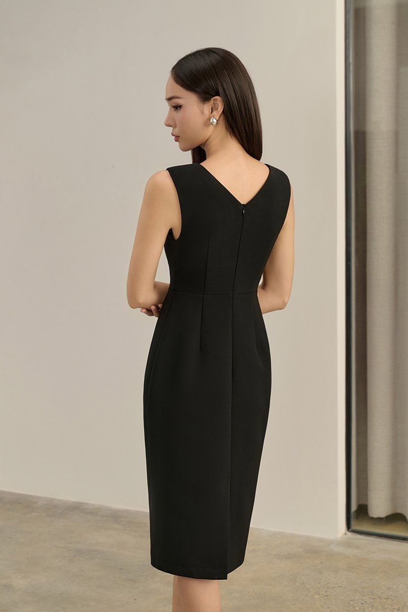 Saelle Padded V-neck Pencil Dress in Classic Black