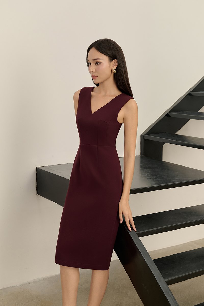 Saelle Padded V-neck Pencil Dress in Pinot Noir