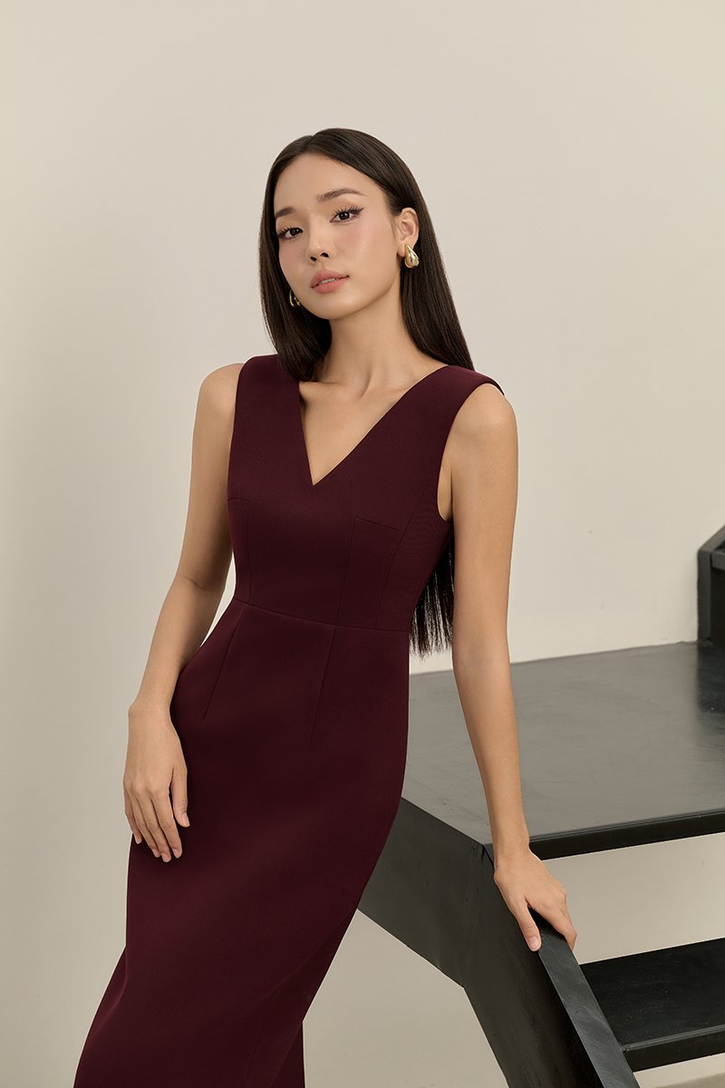 Saelle Padded V-neck Pencil Dress in Pinot Noir
