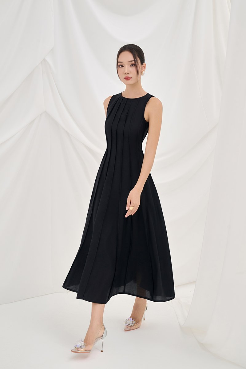 Shiloh Panel Maxi Dress in Classic Black